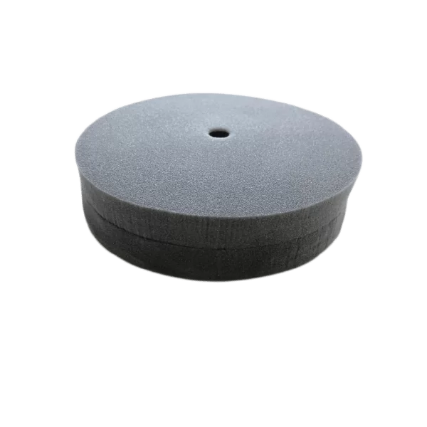 <p>&nbsp; &nbsp;Foi desenvolvida para a etapa de lustro e refino com o liquido lustrador. Adequada ao uso com lustradores e compostos multipolidores e removedor de hologramas.</p>

<p>Cor preta.</p>
